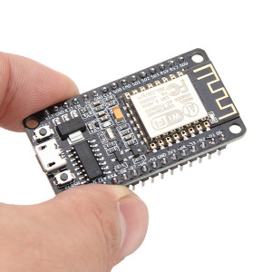 Der ESP8266 auf dem ESP 12E Entwicklerboard.